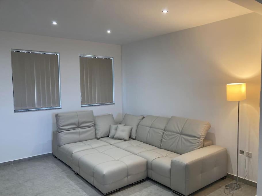 Elegant Maisonette In Malta By Assetflow Pro Apartment Marsaskala Bagian luar foto